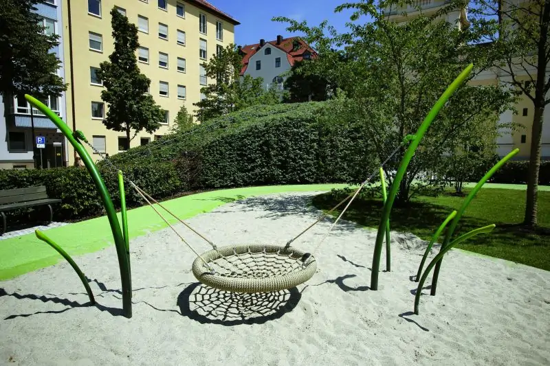 Josephsplatz 15 - Качели Nest