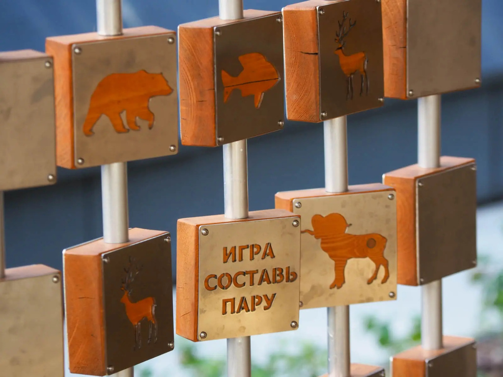 Игровая панель из лиственницы в ЖК Май Приорити Бассманная Игровая панель из лиственницы в ЖК Май Приорити Бассманная